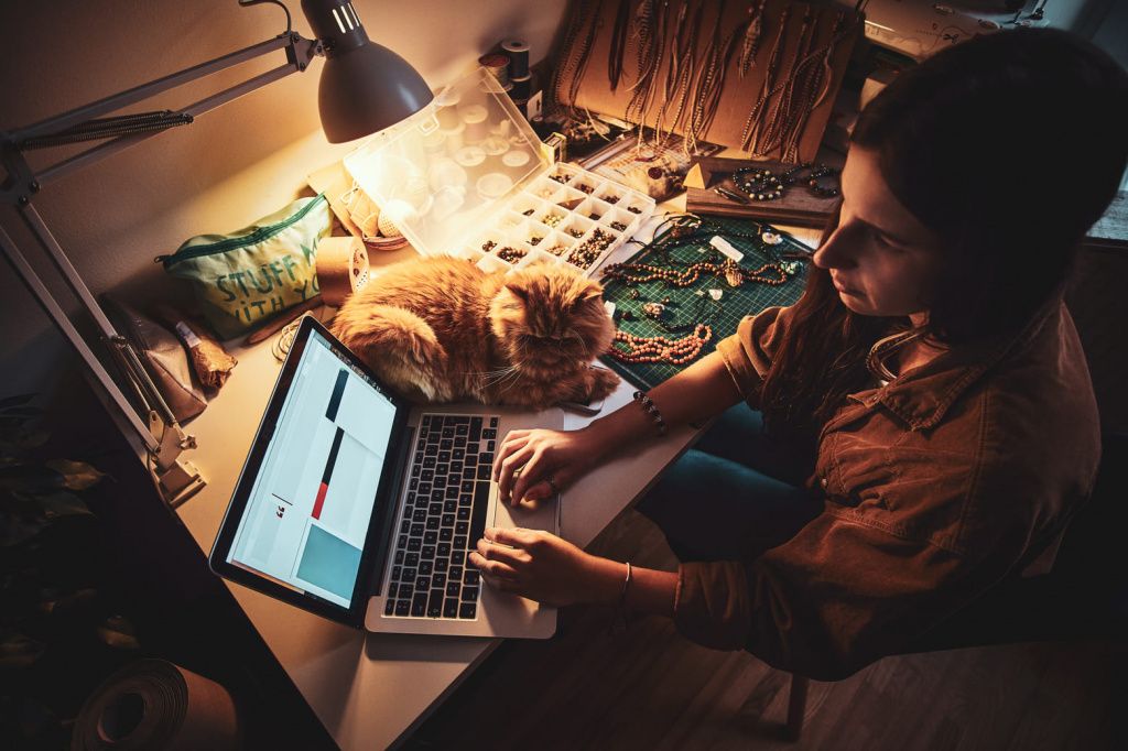 busy-girl-and-her-fluffy-cat.jpg busy-girl-and-her-fluffy-cat.jpg