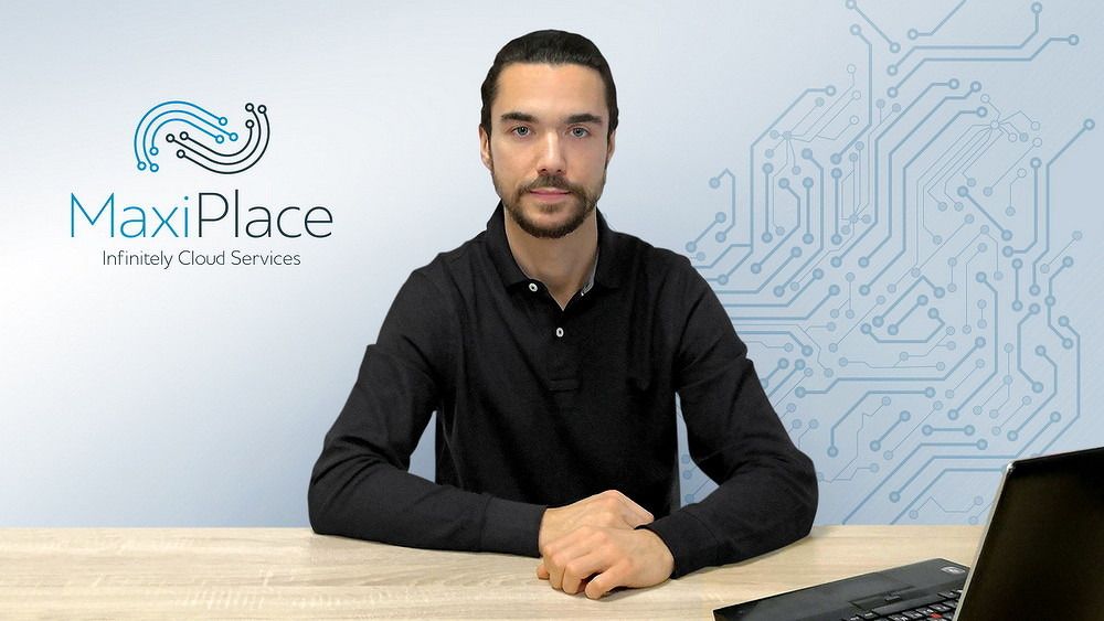 Директор Maxiplace - Алексей Рощин